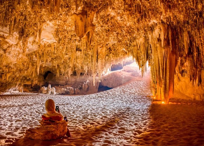 A-wonderful-photo-of-a-girl-from-the-inside-of-the-Djara-cave-in-the-Bahariya-oasis.